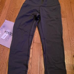 tried on once brand new jaysilvia leggings size xl